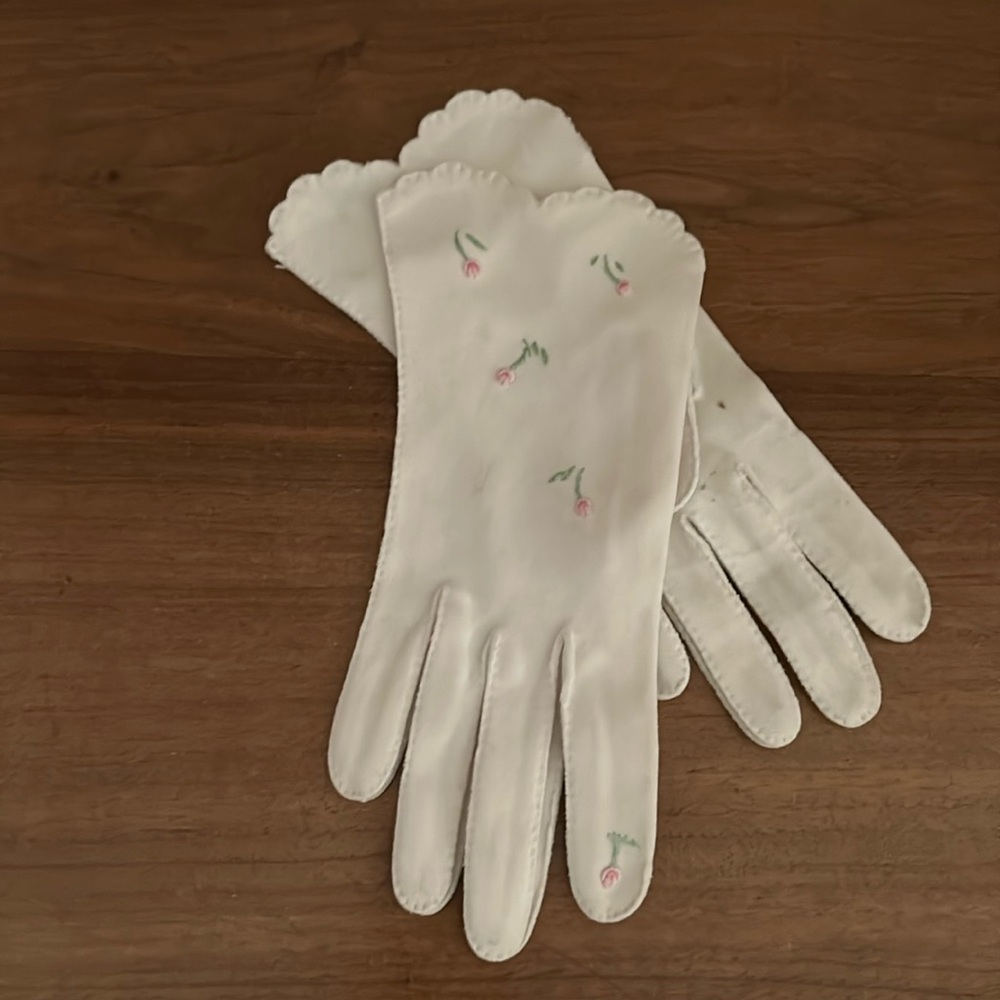 Vintage gloves